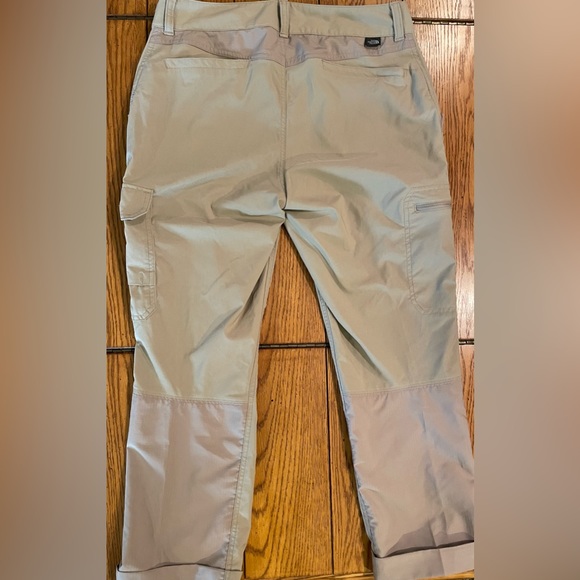 EUC The North Face 2 Tone Tan Cargo pants, size 6L, cropped cuff length - Picture 2 of 9